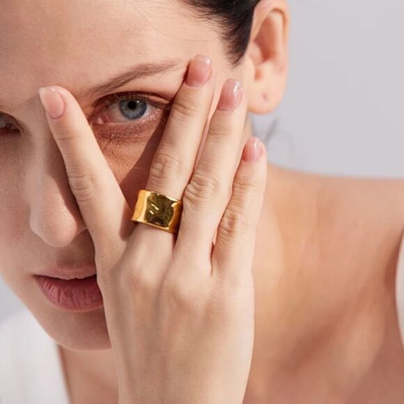 #12 NEW Unique Hammered Gold Chunky Ring - Picture 11 of 11